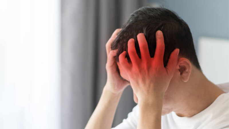 Đau đầu dữ dội không rõ nguyên nhân có thể là dấu hiệu của đột quỵ